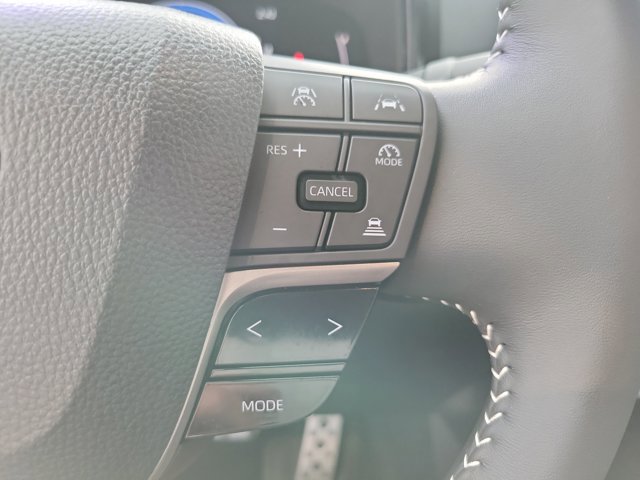 Used 2026 Toyota Camry SE FWD image 16