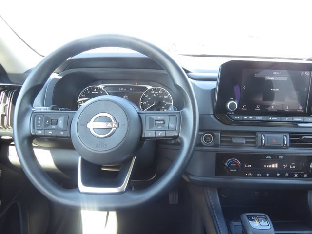 Used 2023 Nissan Pathfinder S AWD/4WD image 17