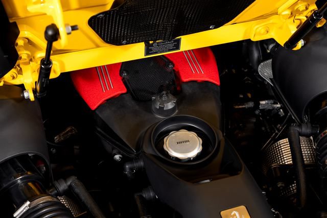 Used 2019 Ferrari 488 Spider RWD image 11