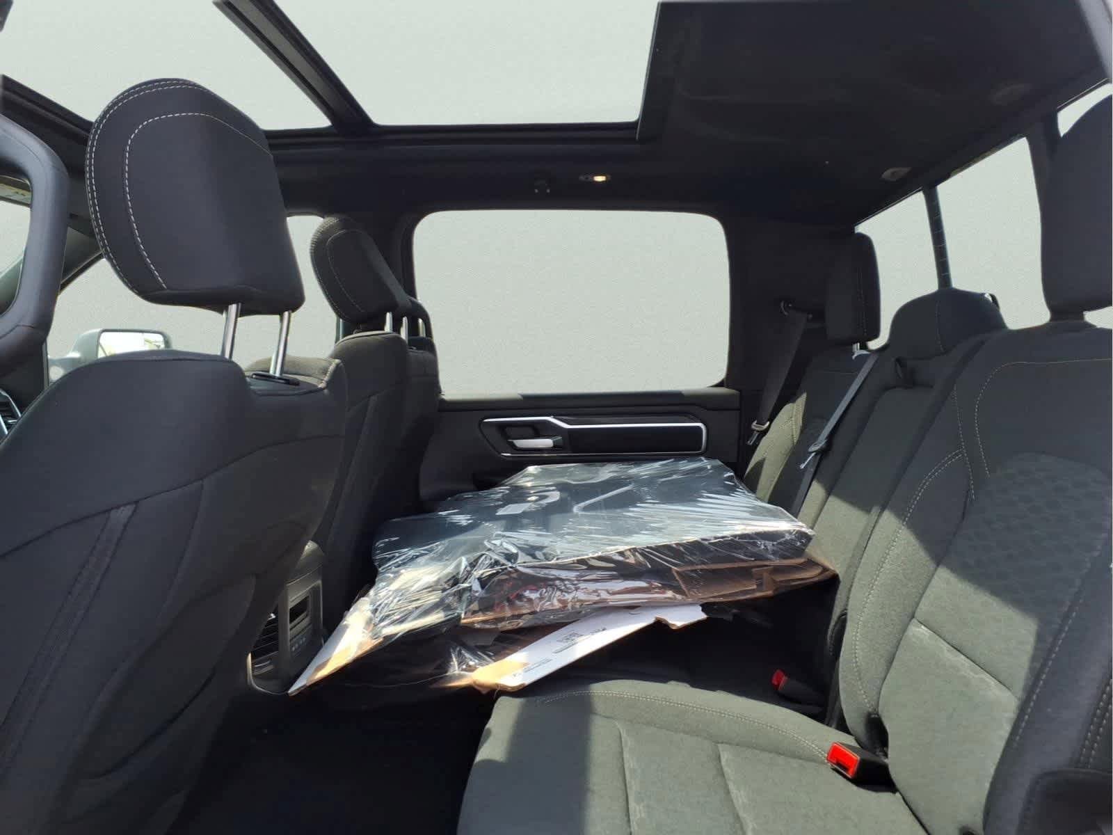 New 2026 RAM 1500 Big Horn AWD/4WD image 13