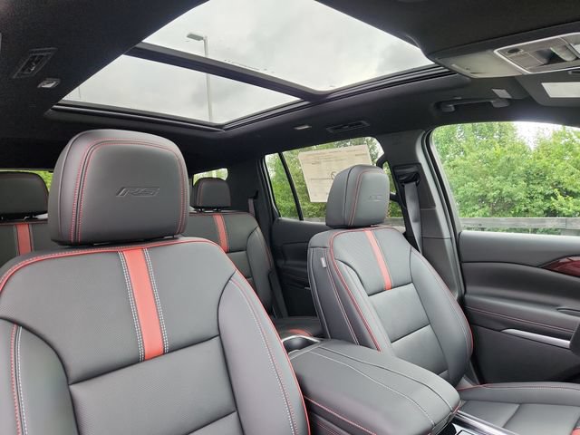 New 2027 Chevrolet Traverse RS w/ LPO, Floor Liner Package FWD image 14