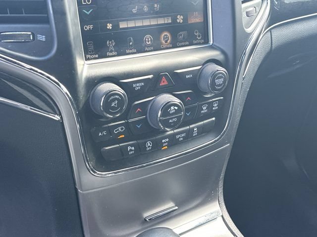 Used 2017 Jeep Grand Cherokee Trailhawk AWD/4WD image 30