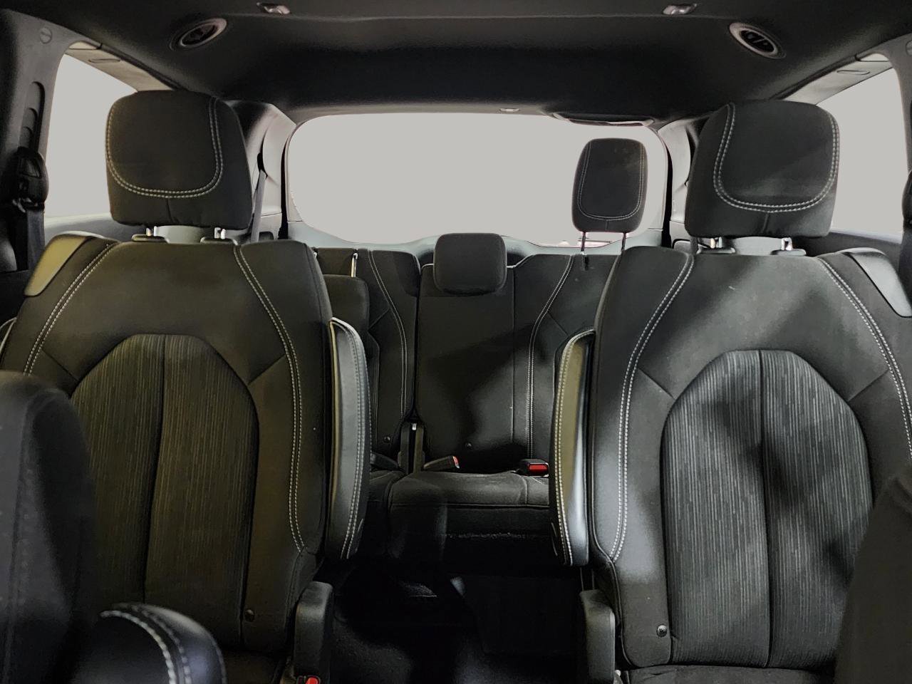 Used 2020 Chrysler Pacifica Touring w/ S Appearance Package image 27