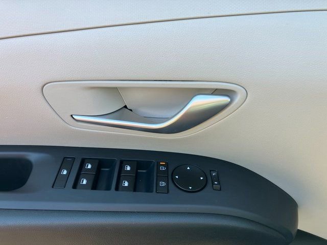Used 2025 Hyundai Tucson SEL image 13
