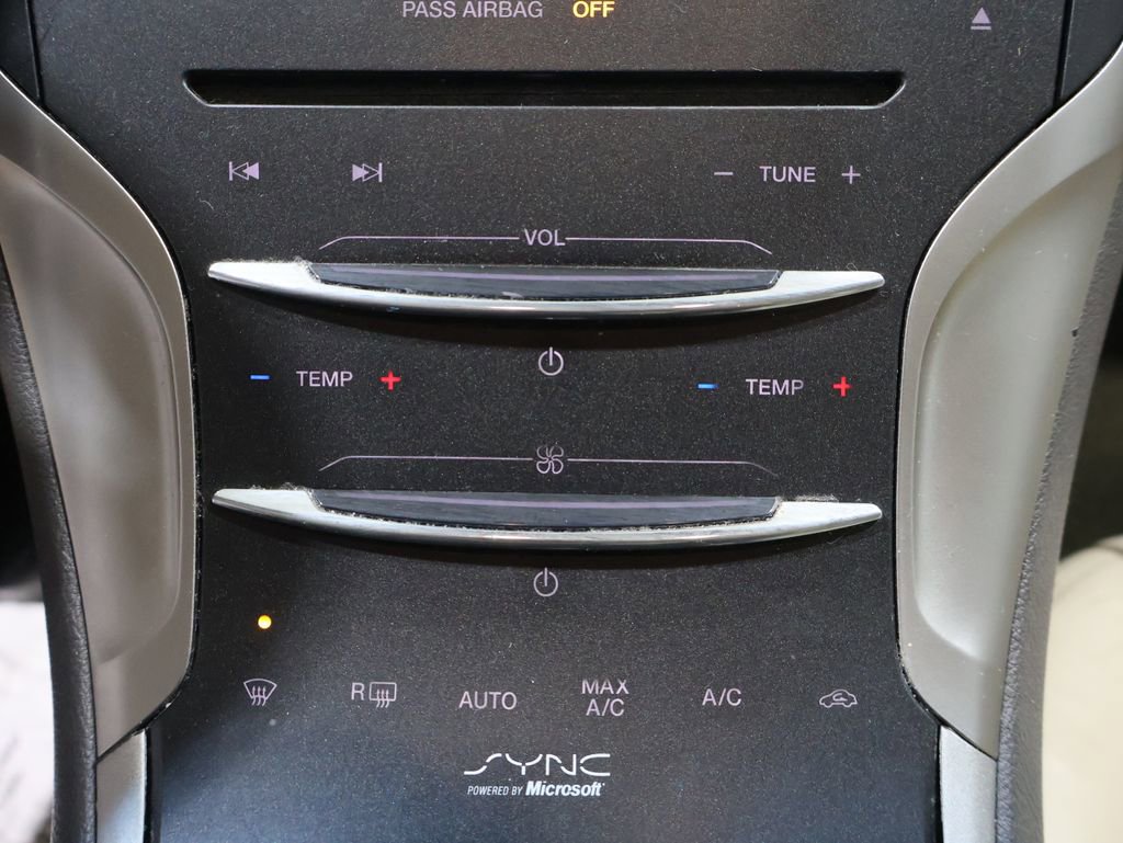 Used 2013 Lincoln MKZ image 31