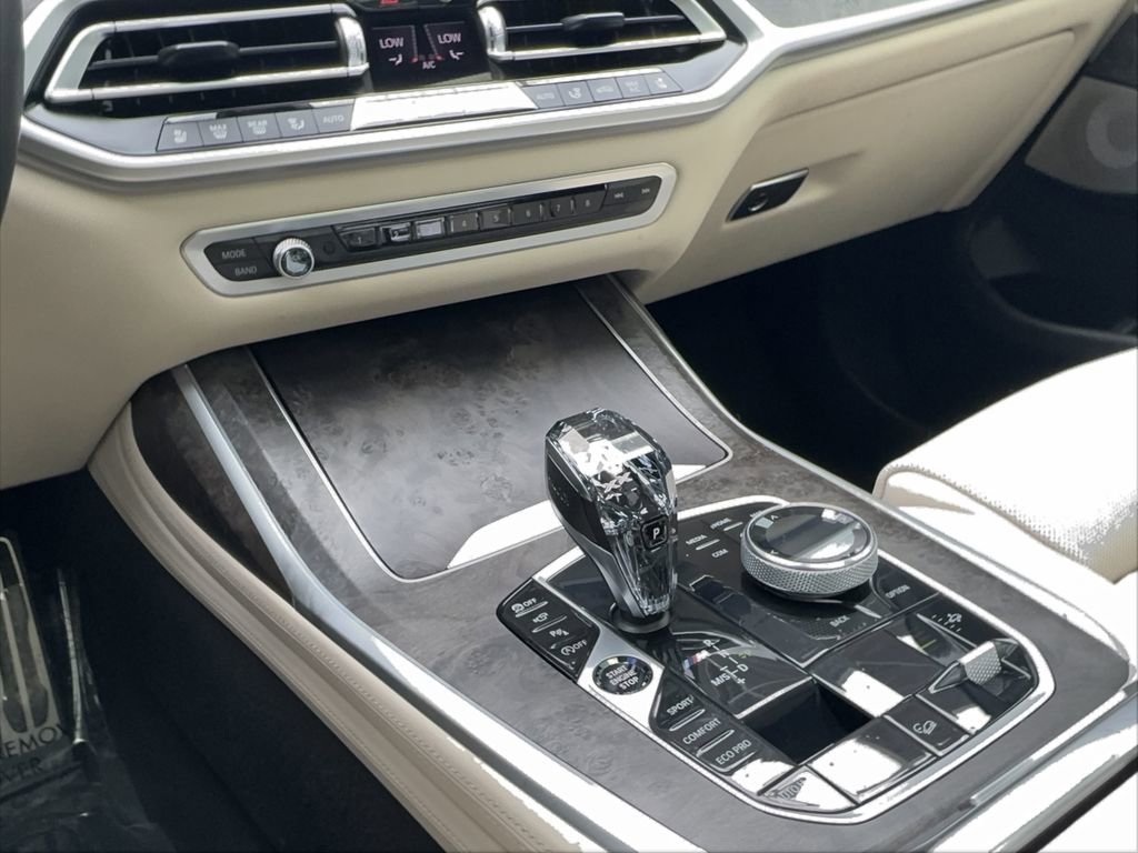 Used 2020 BMW X7 M50i w/ Dynamic Handling Package image 35
