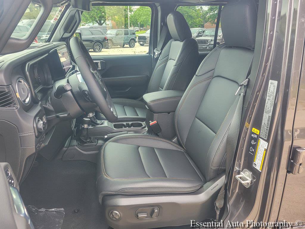 New 2026 Jeep Wrangler Unlimited Sahara AWD/4WD image 16