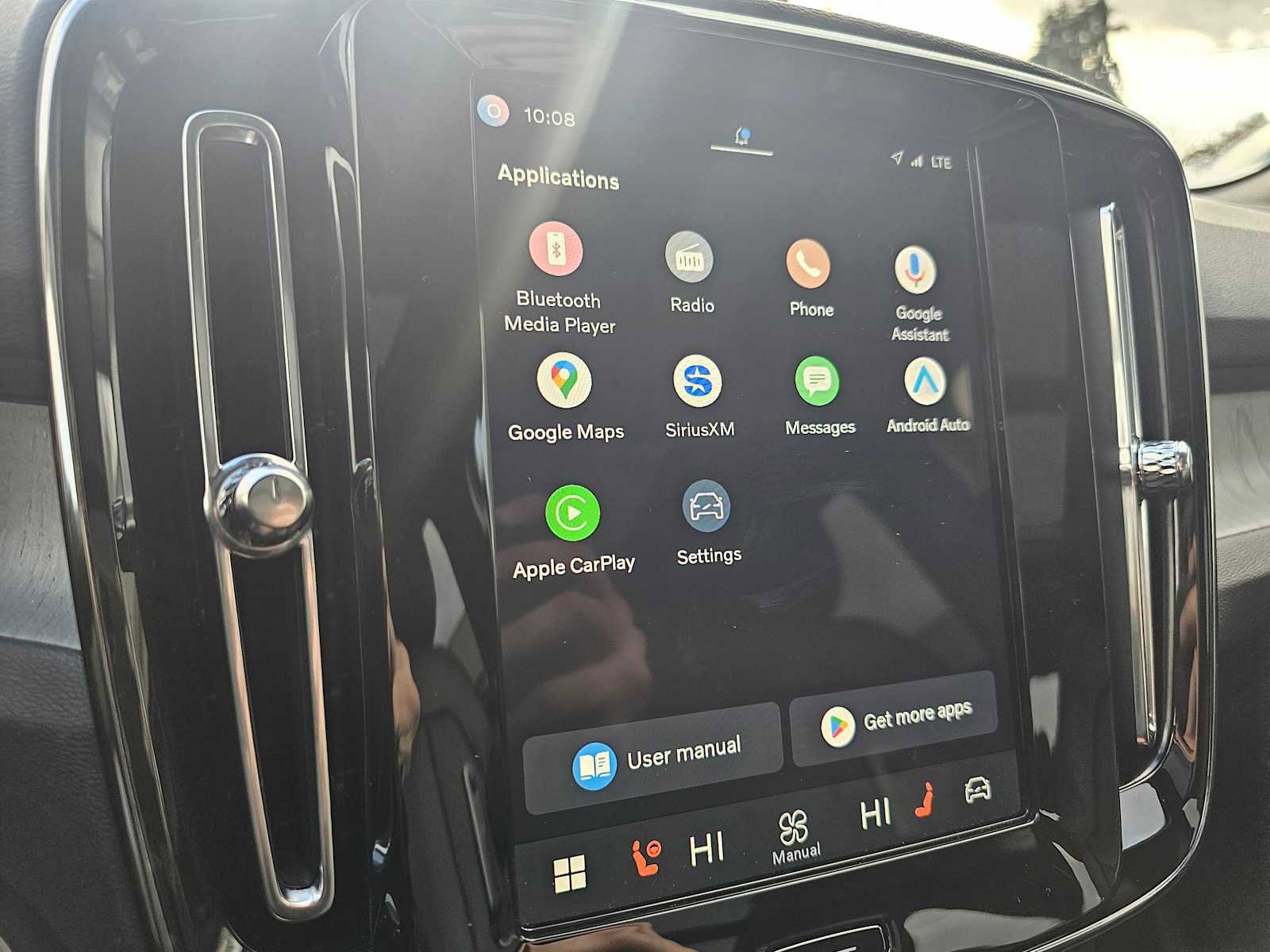 Used 2025 Volvo XC40 B5 Plus w/ Protection Package Premier image 31