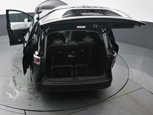 Used 2025 Toyota Sienna XLE image 54
