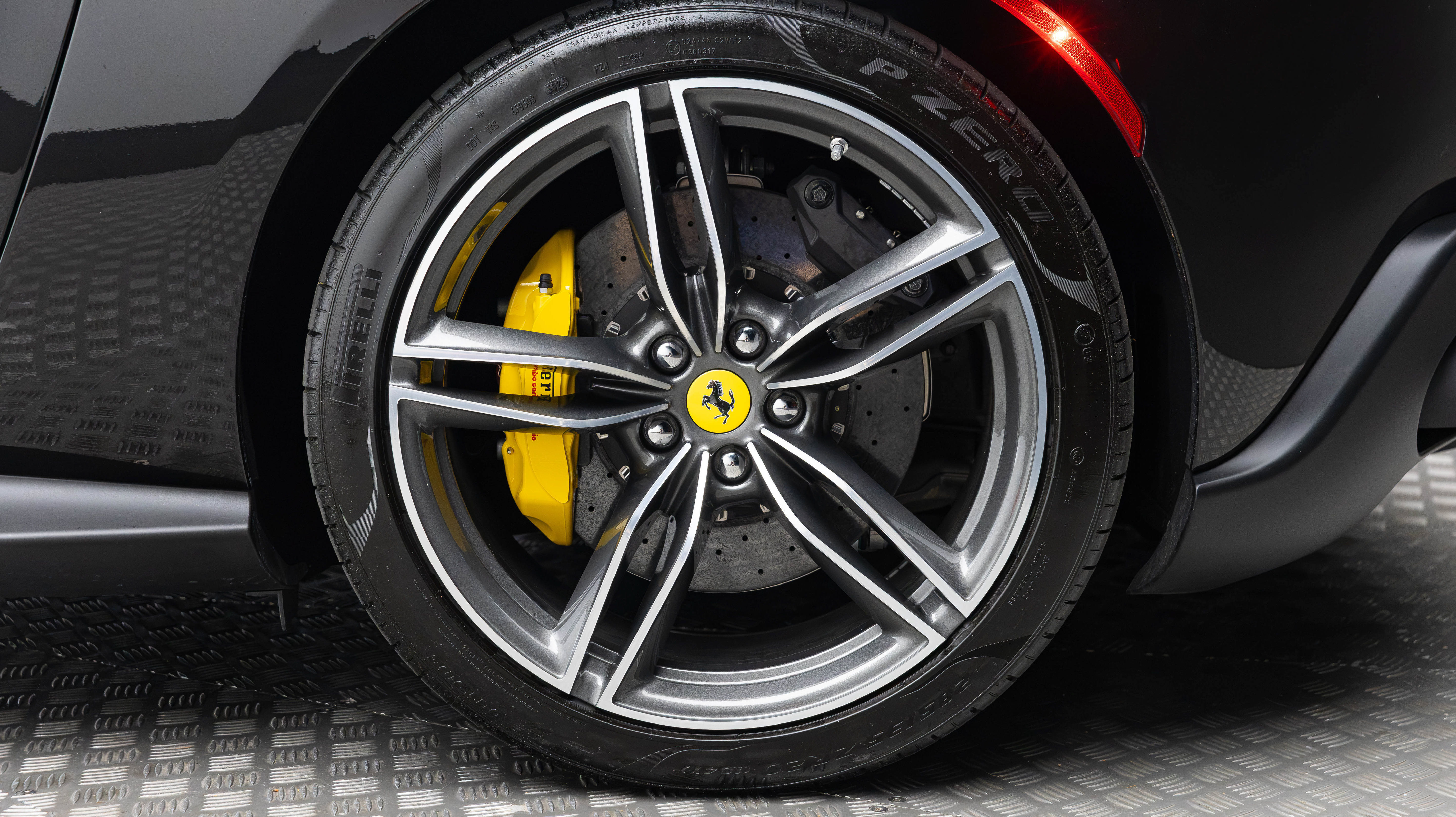 Certified 2025 Ferrari Roma Spider RWD image 44