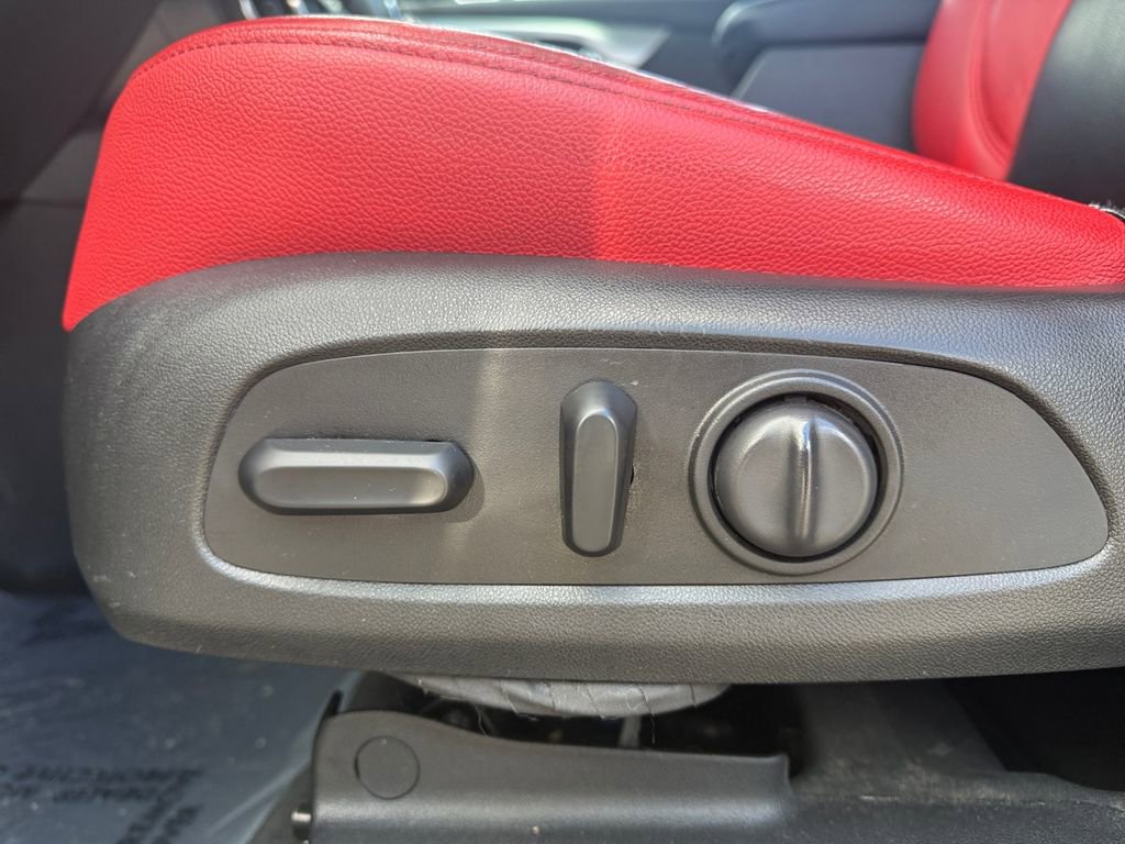 Used 2020 Chevrolet Blazer LT image 16