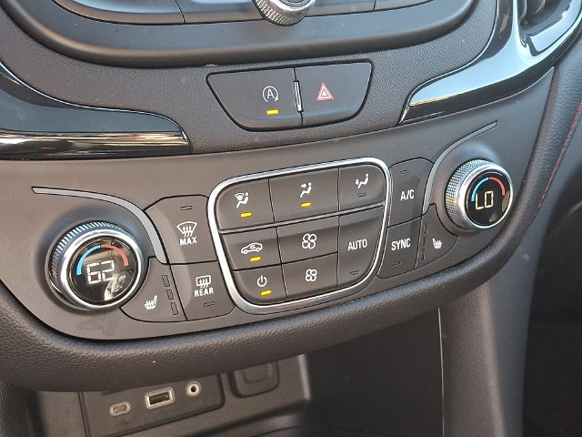 Used 2023 Chevrolet Equinox RS FWD image 17