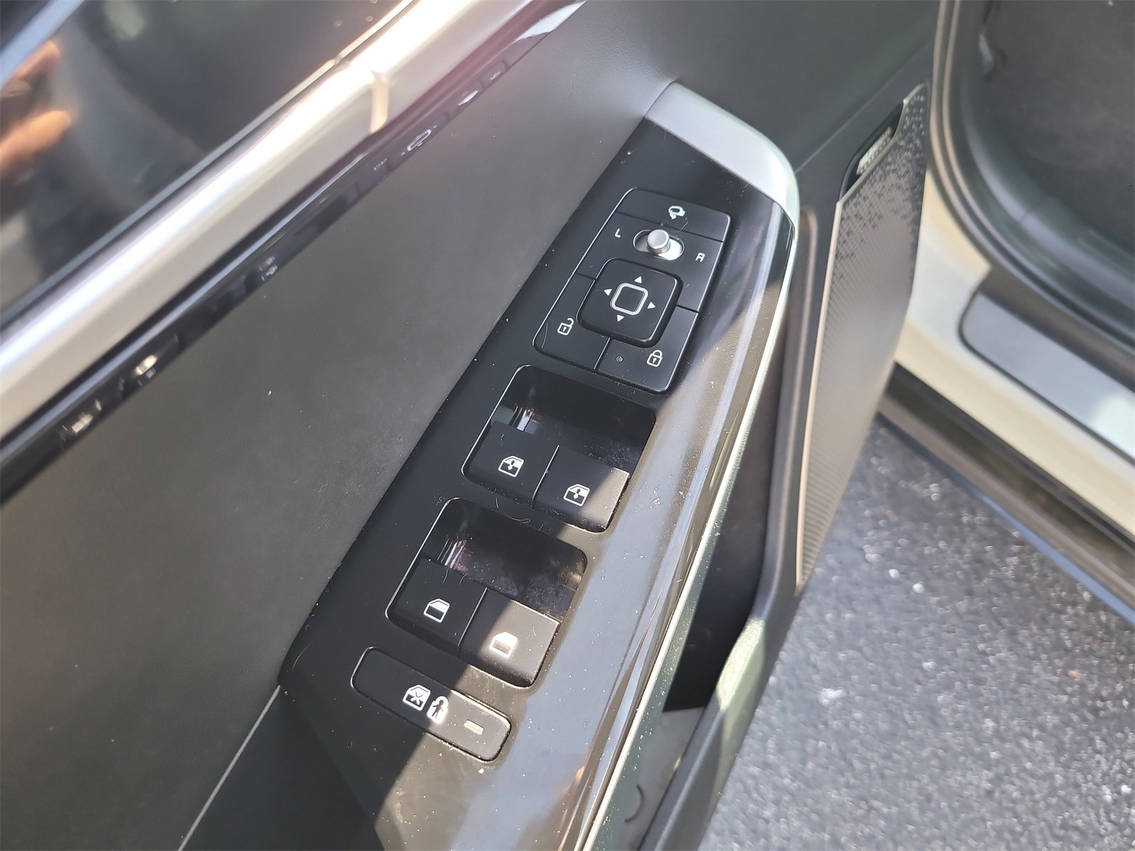 Used 2022 Kia EV6 GT-Line w/ First Edition Package image 16