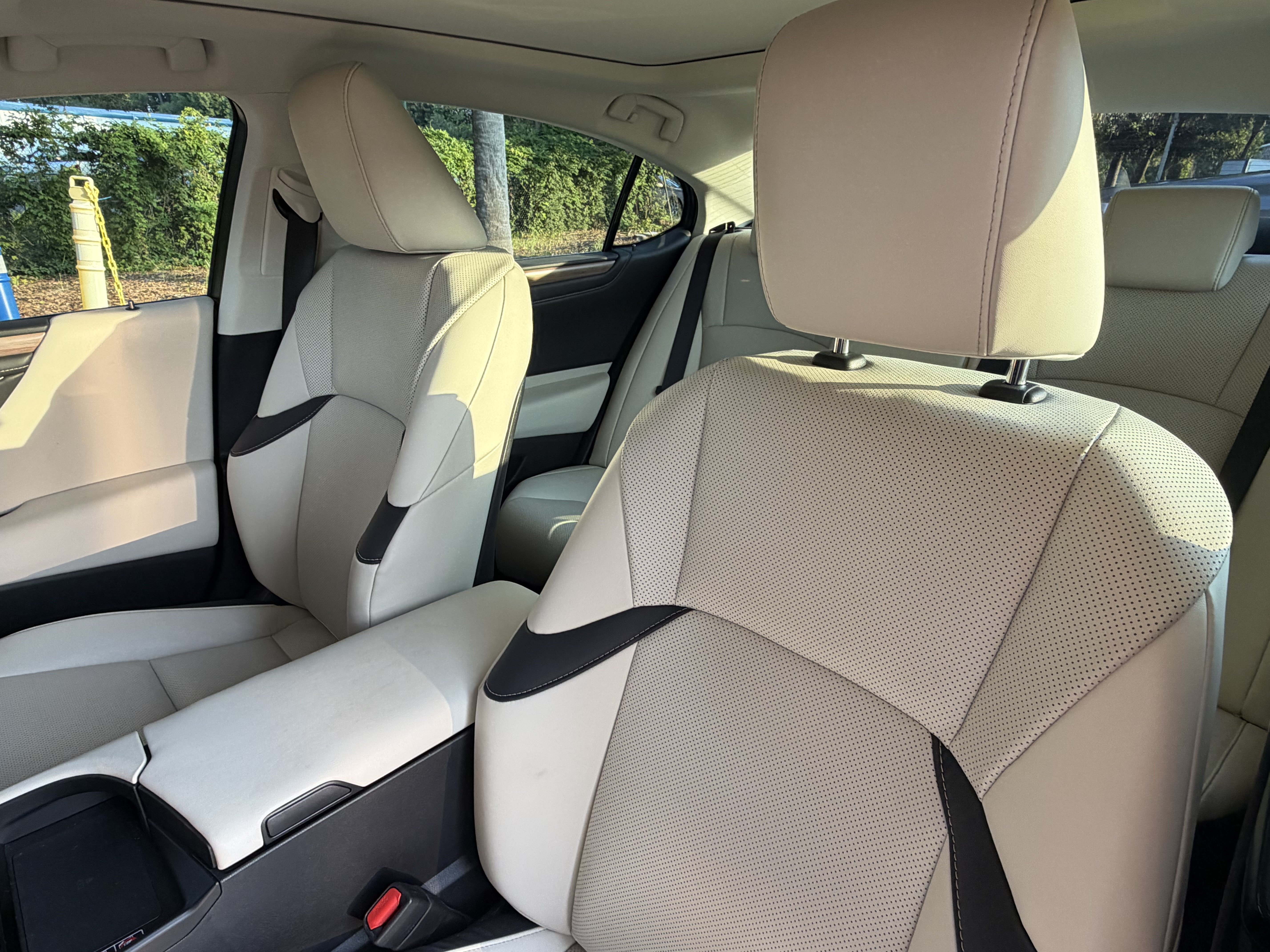 Certified 2023 Lexus ES 350 w/ Premium Package FWD image 17