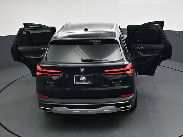 Certified 2024 BMW X5 xDrive40i w/ Premium Package AWD/4WD image 43