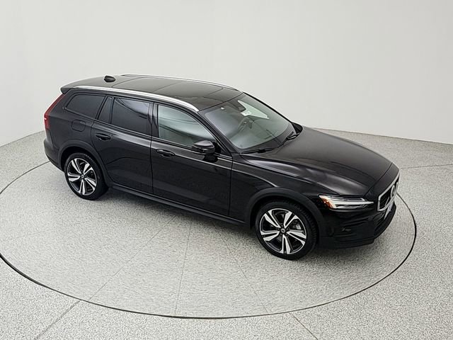 Used 2025 Volvo V60 B5 Cross Country Plus AWD/4WD image 15