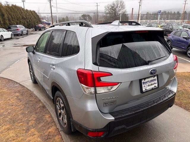 Used 2023 Subaru Forester Premium image 6