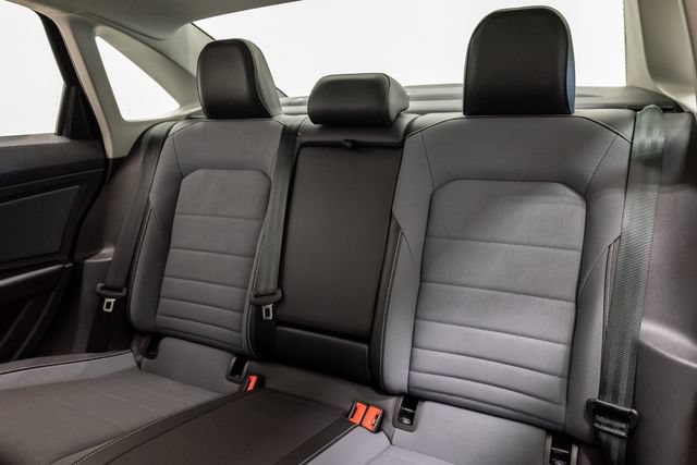 Used 2025 Volkswagen Jetta SE w/ Sunroof Package FWD image 21