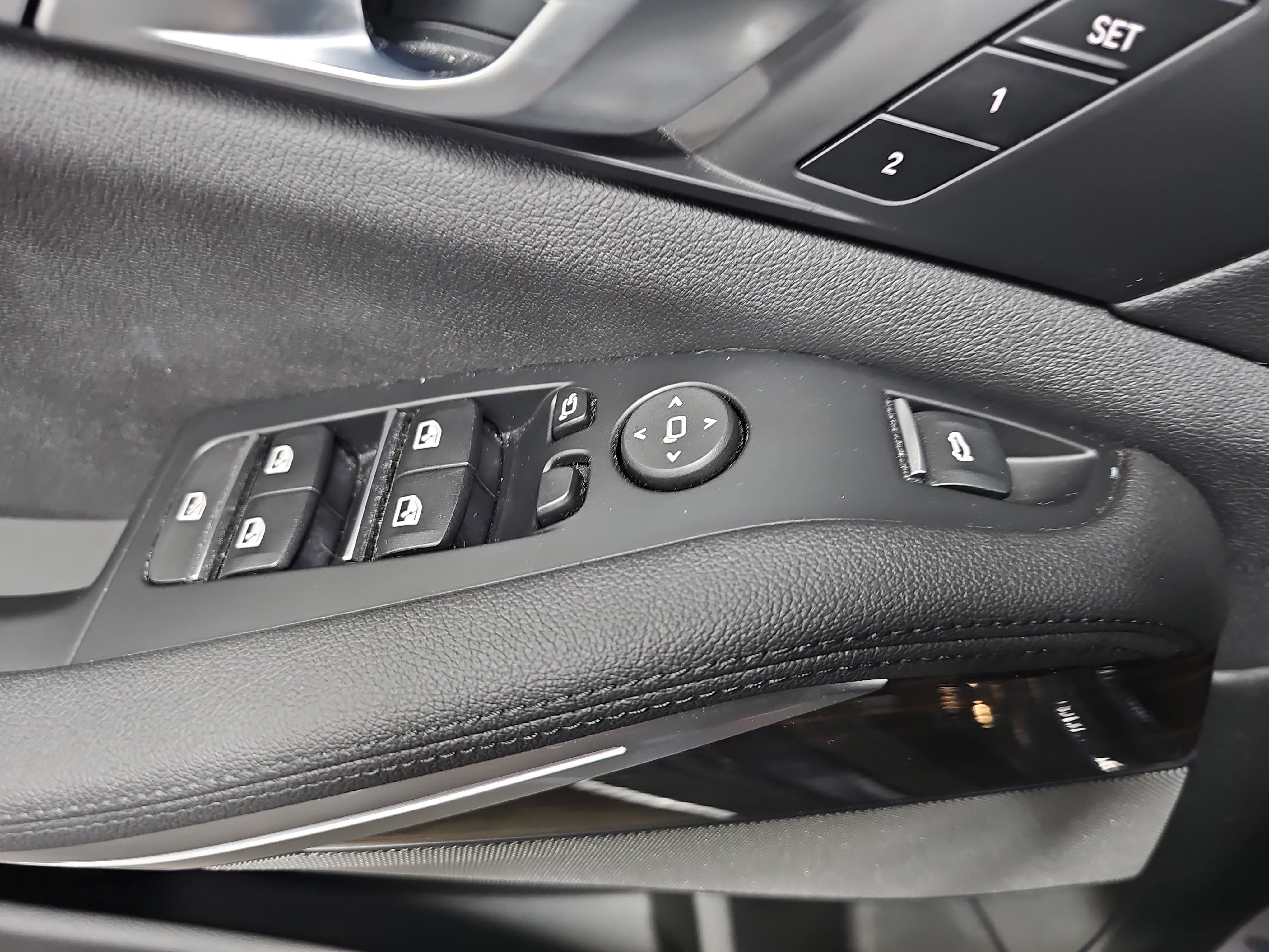 Used 2020 BMW X5 xDrive40i w/ Premium Package image 30