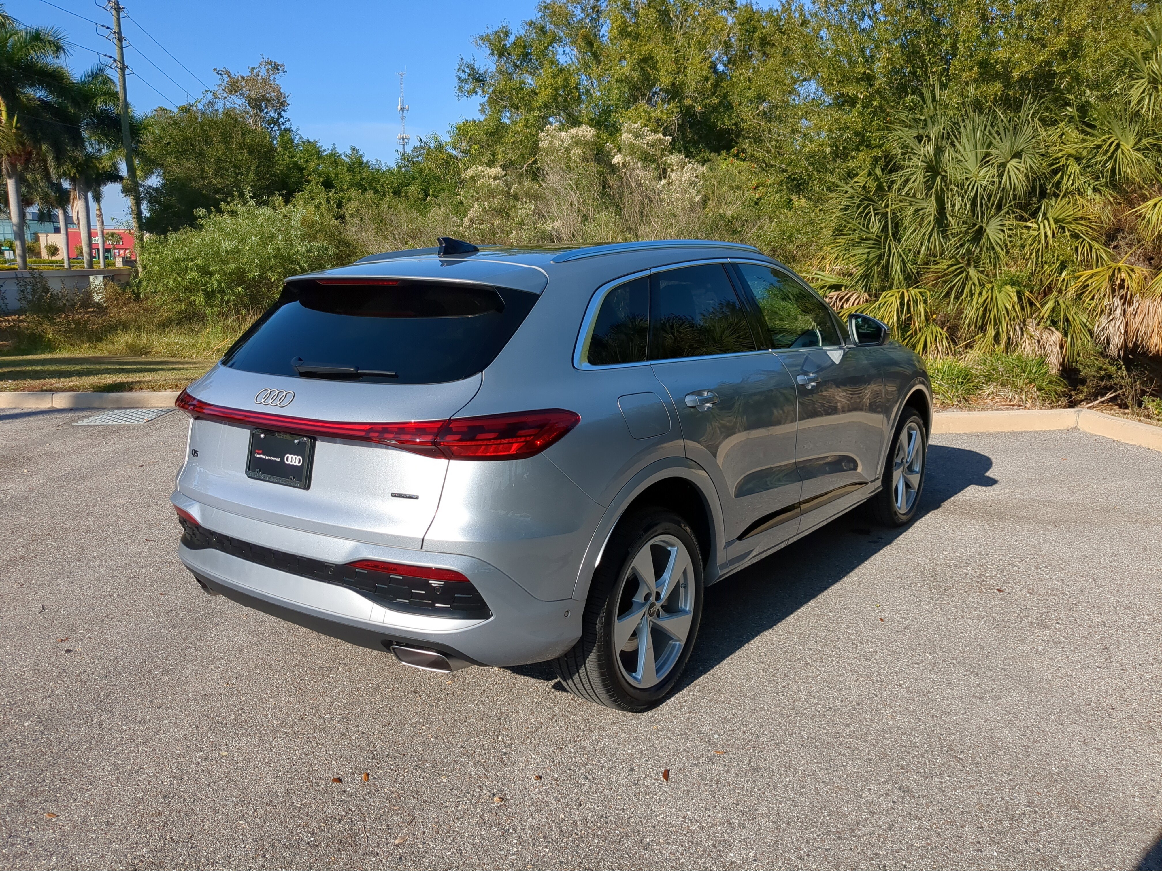 Certified 2025 Audi Q5 Premium Plus w/ Premium Plus image 4