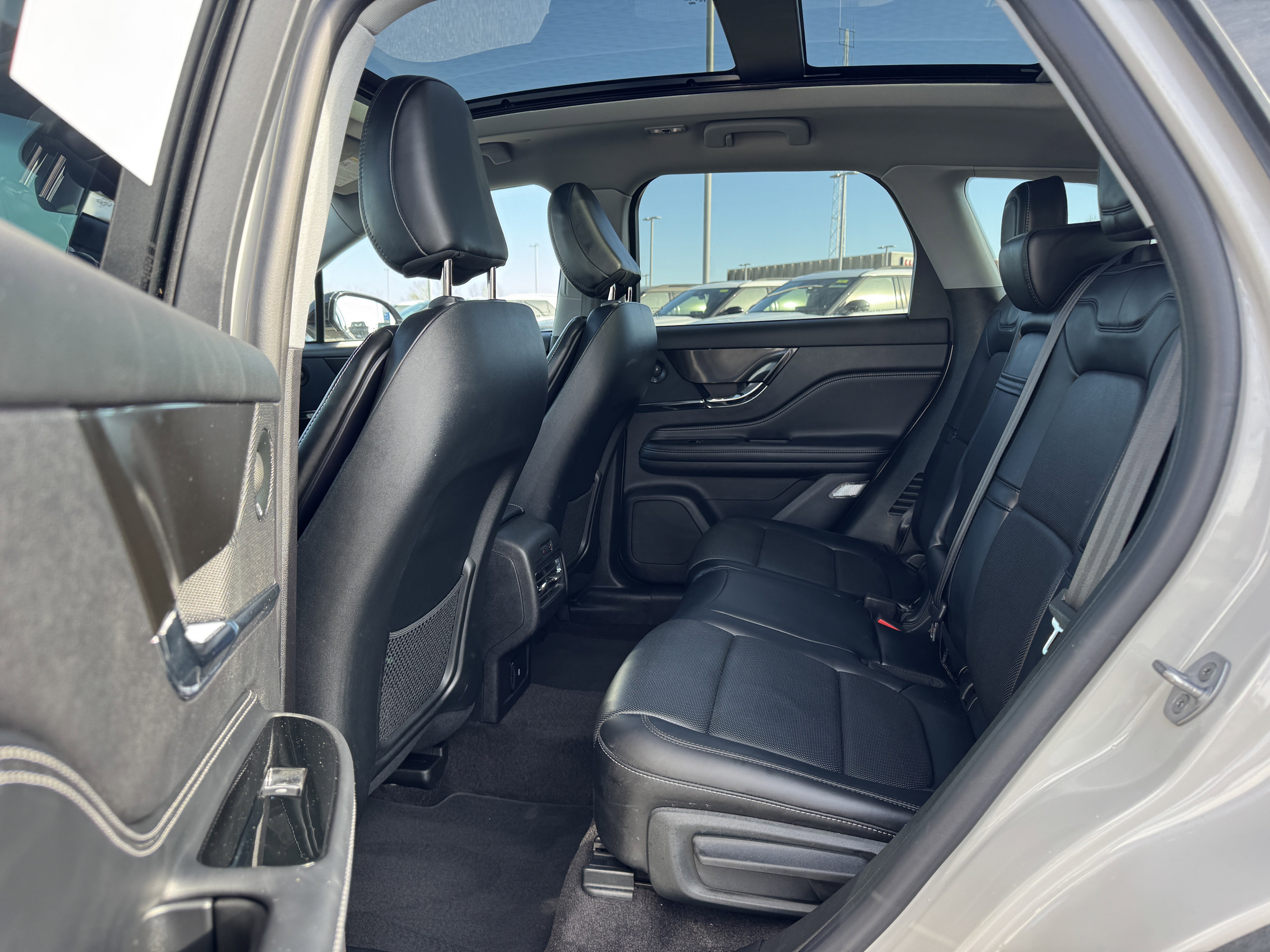 Used 2022 Lincoln Corsair Reserve w/ Luxury Package image 19