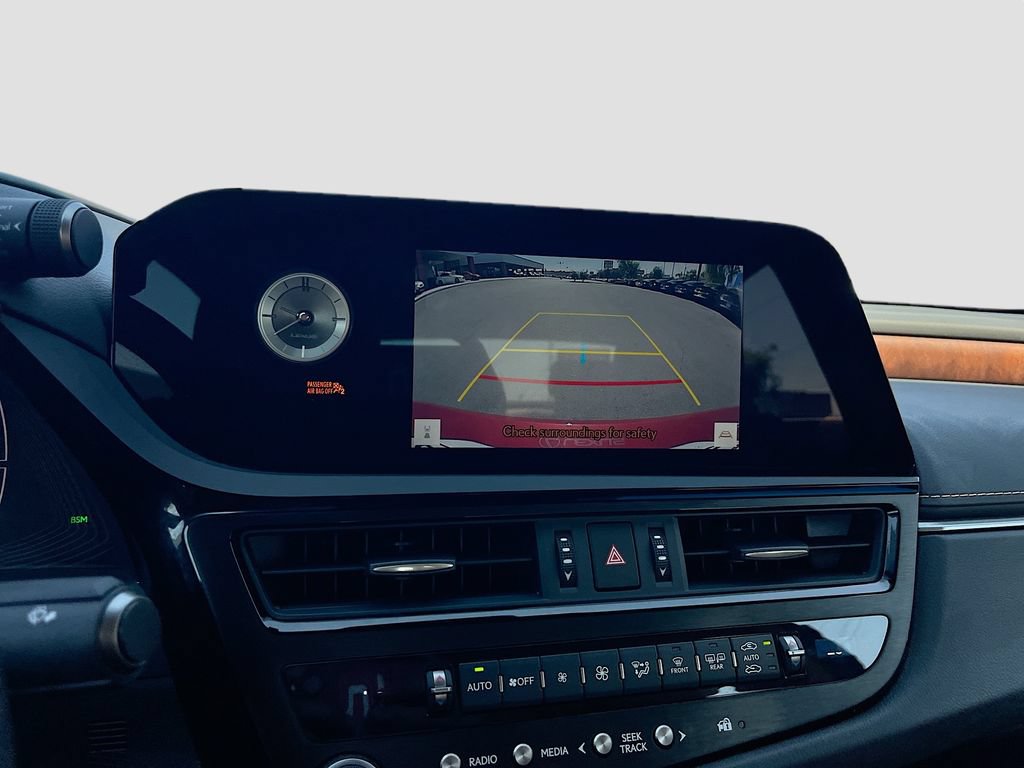 Used 2025 Lexus ES 300h w/ Premium Package FWD image 13
