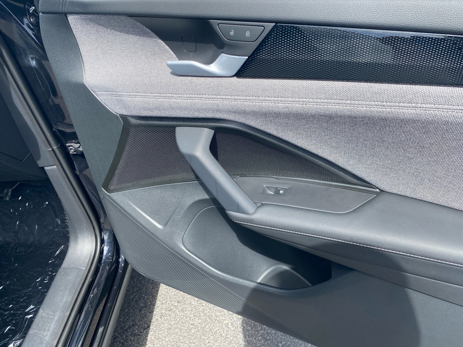 New 2025 Volkswagen Tiguan S image 16