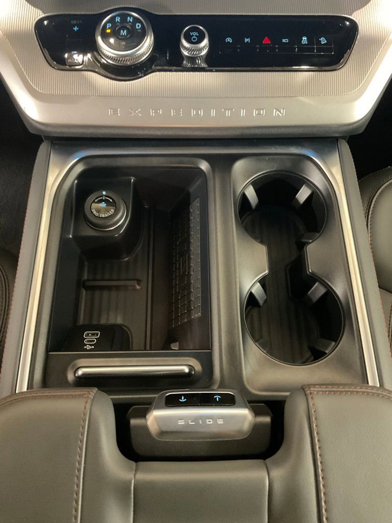 Used 2025 Ford Expedition Max Active AWD/4WD image 28