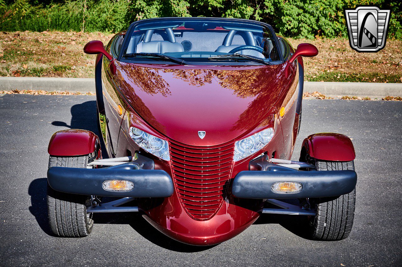 Used 2002 Chrysler Prowler image 9