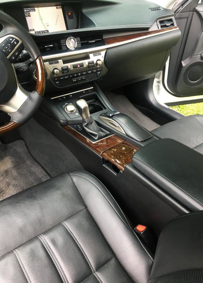 Used 2016 Lexus ES 350 w/ Luxury Package w/Wood Trim FWD image 20