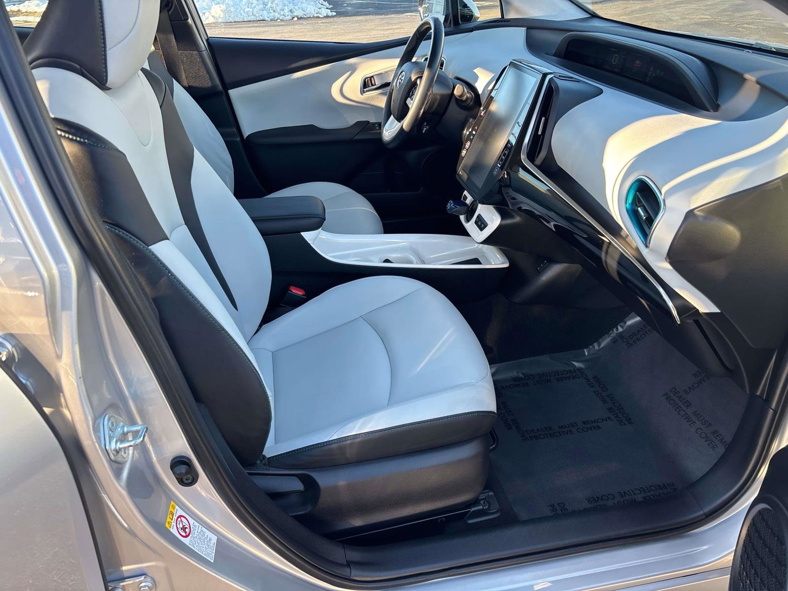 Used 2017 Toyota Prius Prime Premium w/ Carpet Mat Package FWD image 13