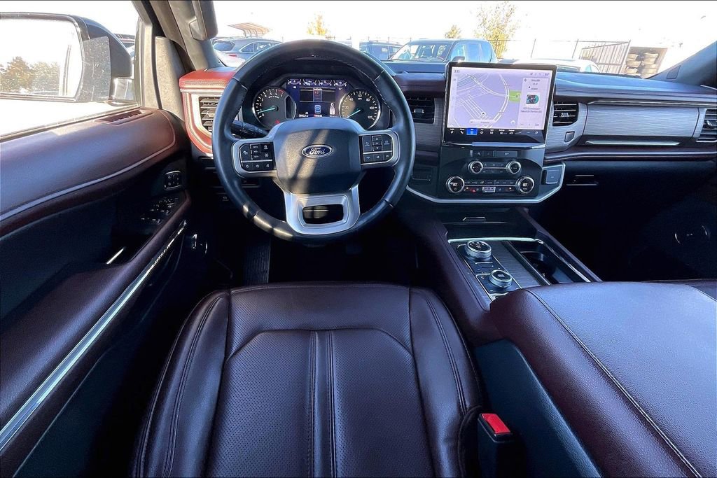 Used 2024 Ford Expedition Limited image 7