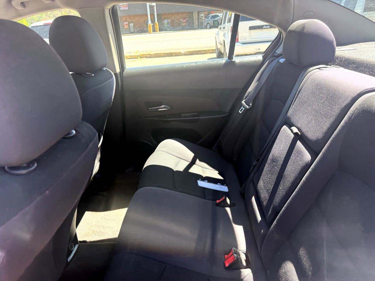 Used 2015 Chevrolet Cruze LT image 35