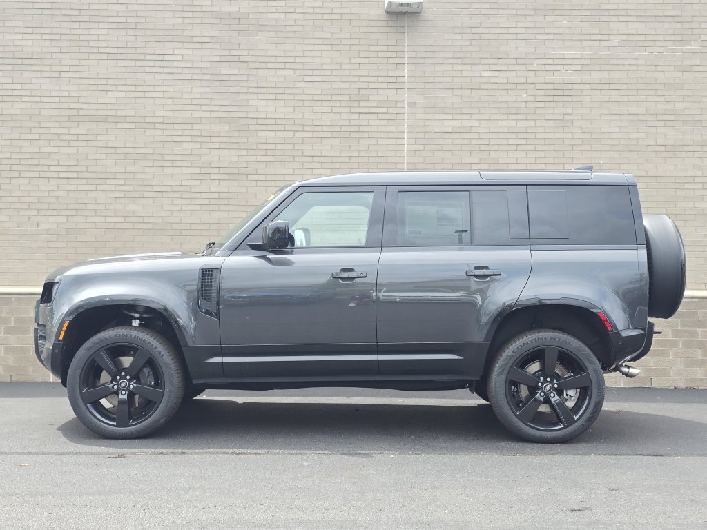 New 2025 Land Rover Defender 110 X-Dynamic SE image 38