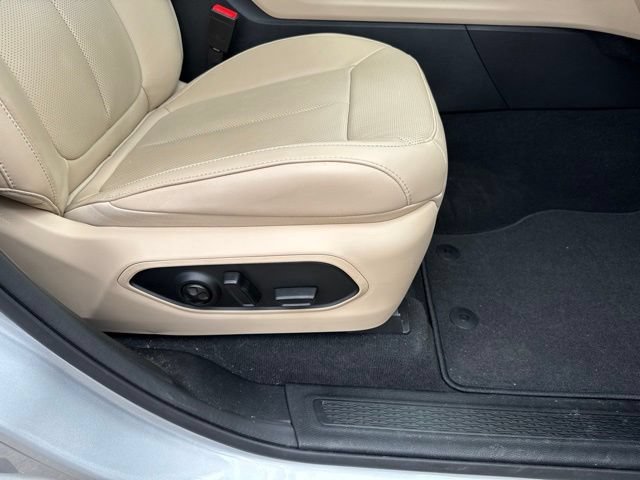Used 2022 Jeep Grand Cherokee Limited w/ Luxury Tech Group II AWD/4WD image 18
