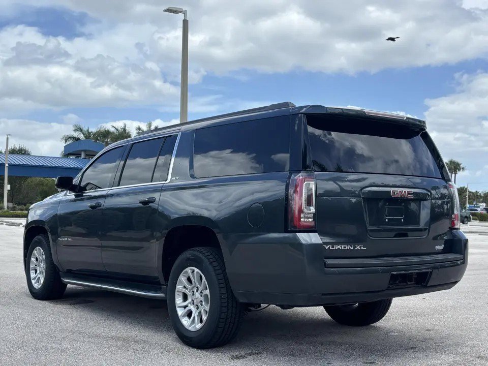 Used 2019 GMC Yukon XL SLT AWD/4WD image 8