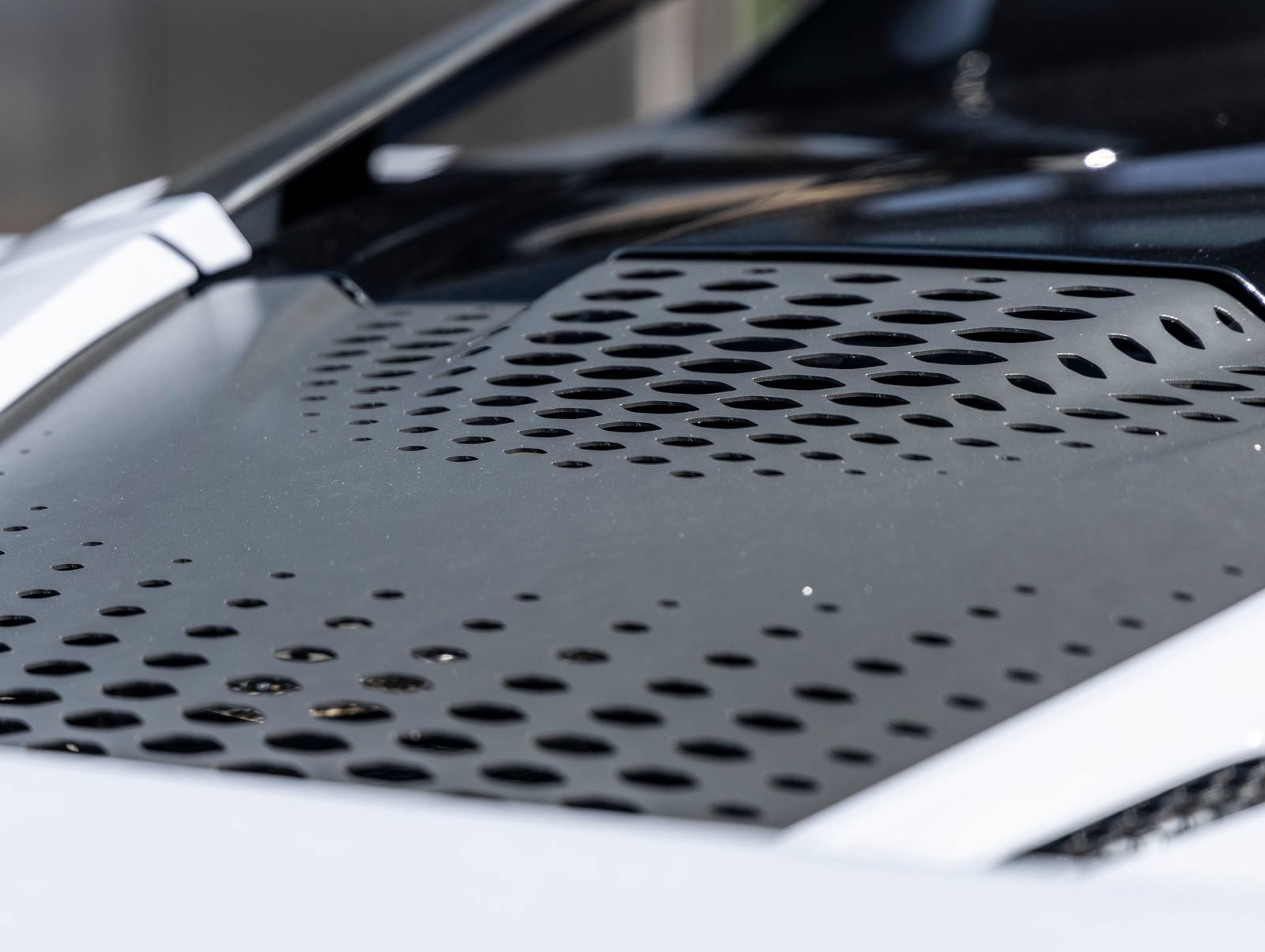 Used 2026 McLaren 750S Spider RWD image 16