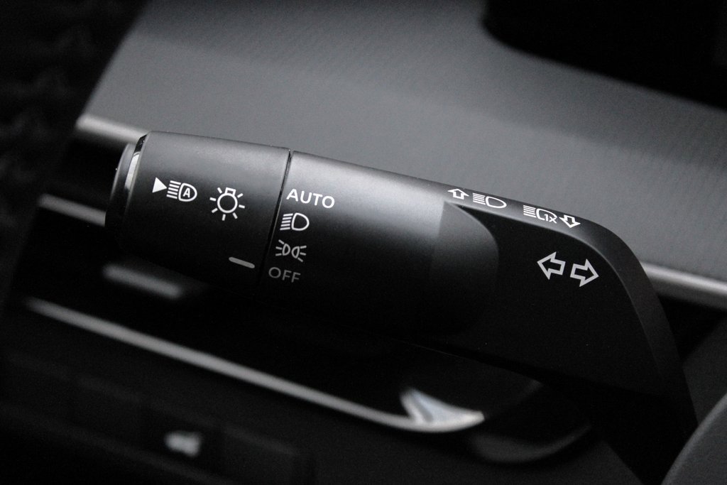 Certified 2025 Nissan Murano SV image 35