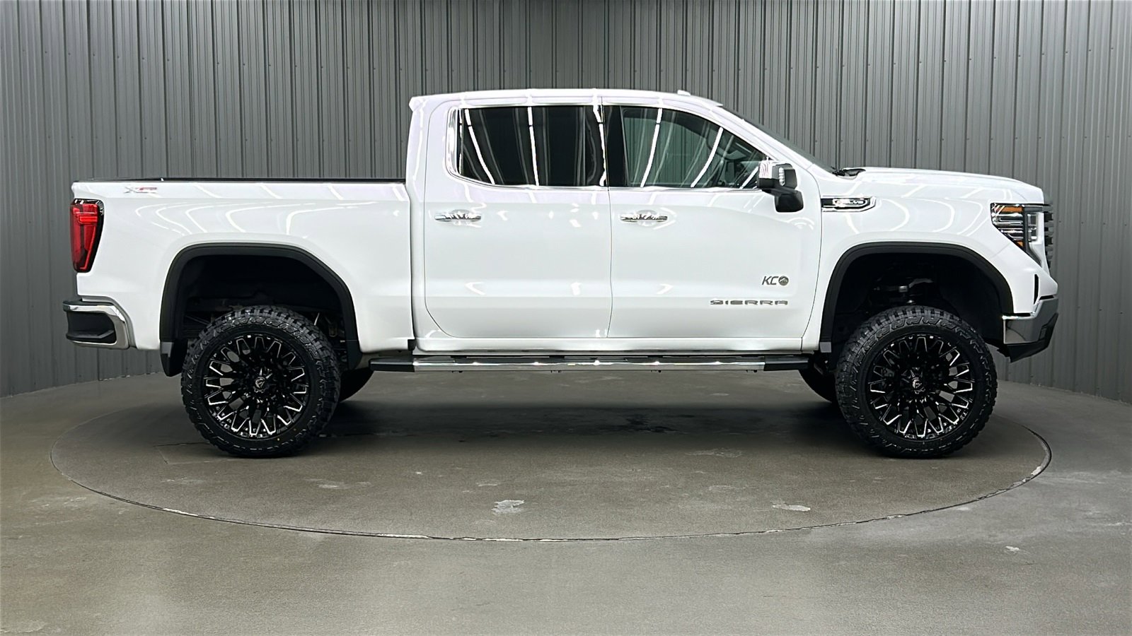 Used 2023 GMC Sierra 1500 SLT image 6