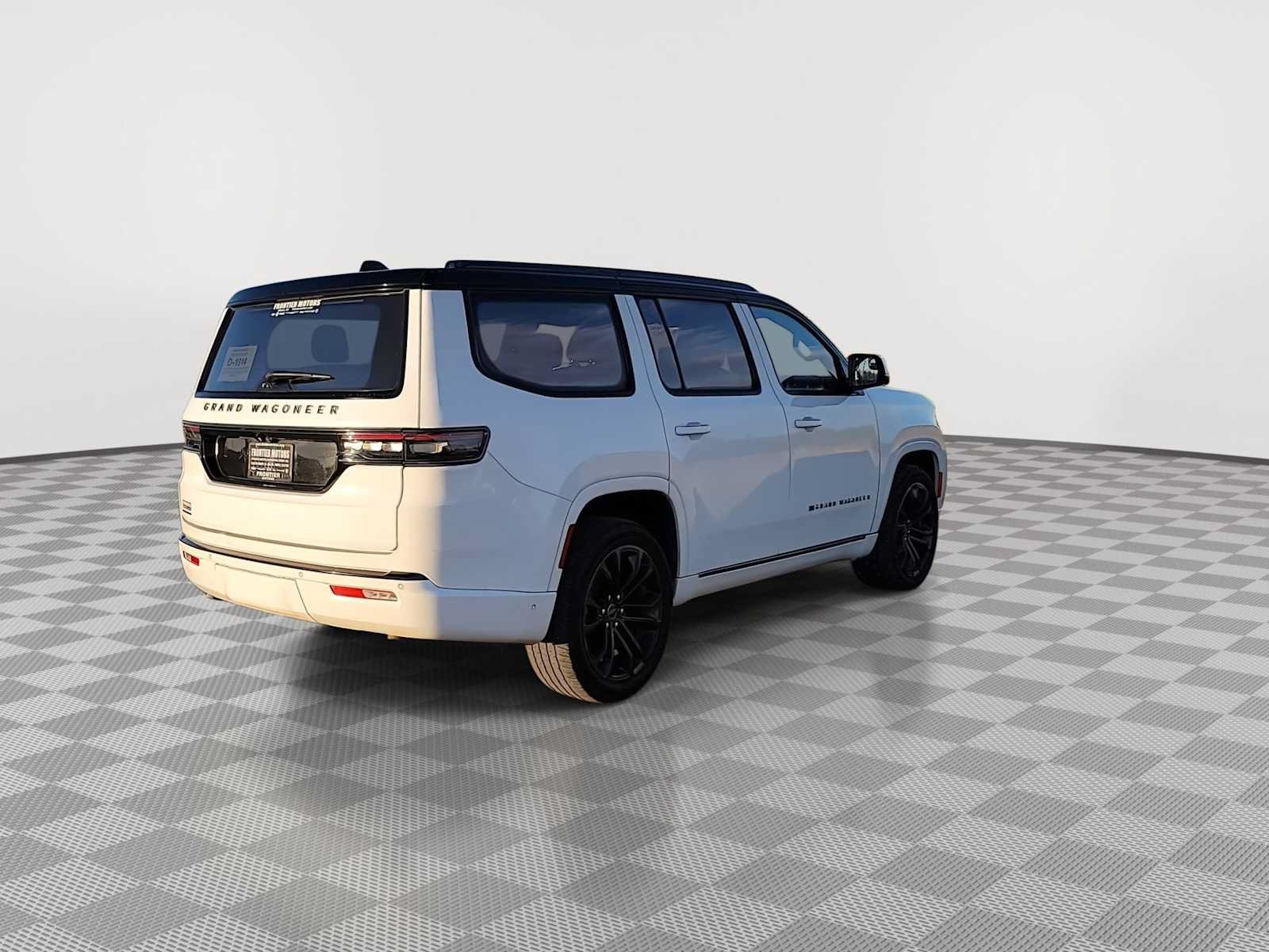 Used 2022 Jeep Grand Wagoneer Series II AWD/4WD image 8