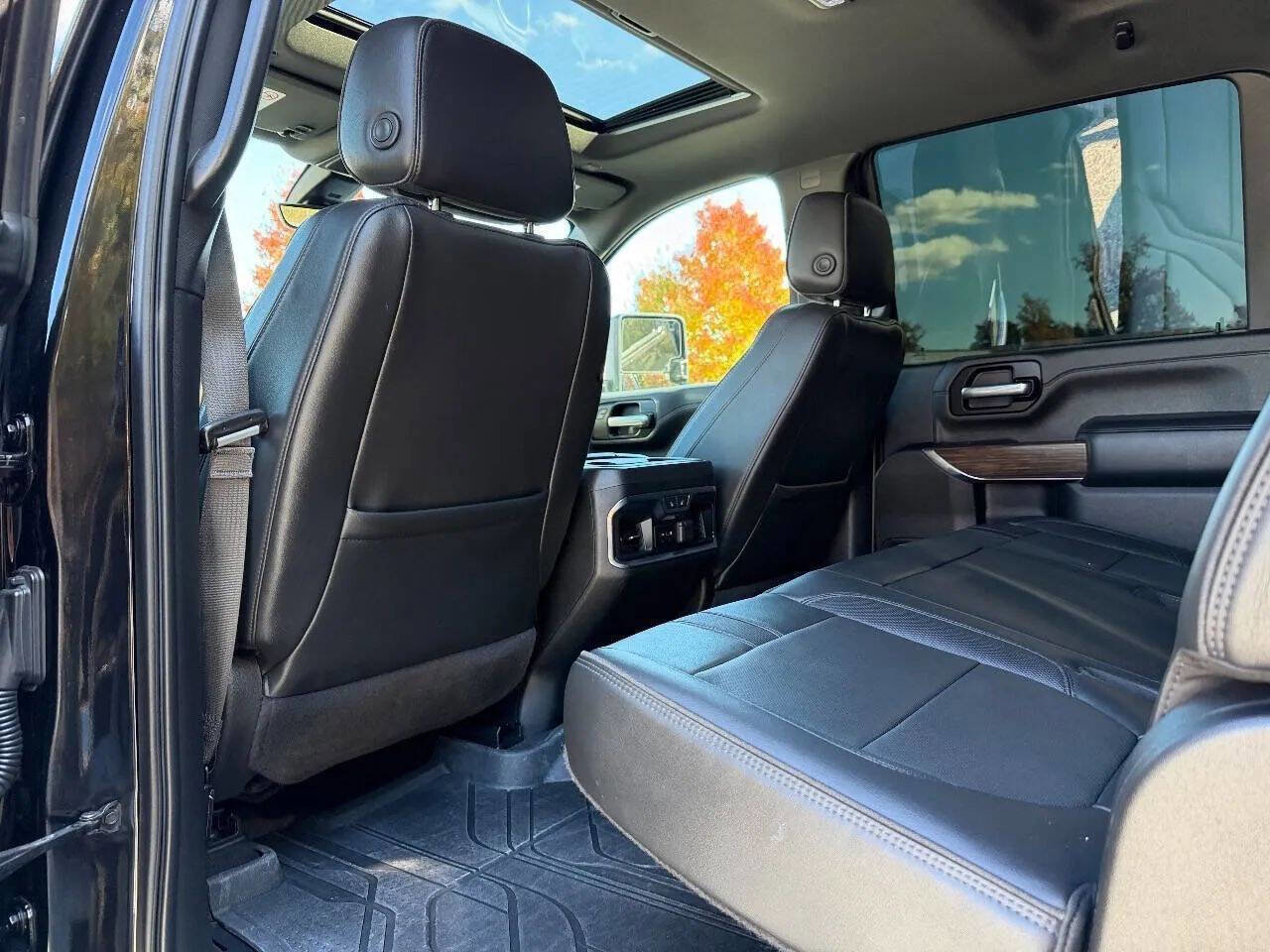 Used 2023 Chevrolet Silverado 3500 High Country image 16