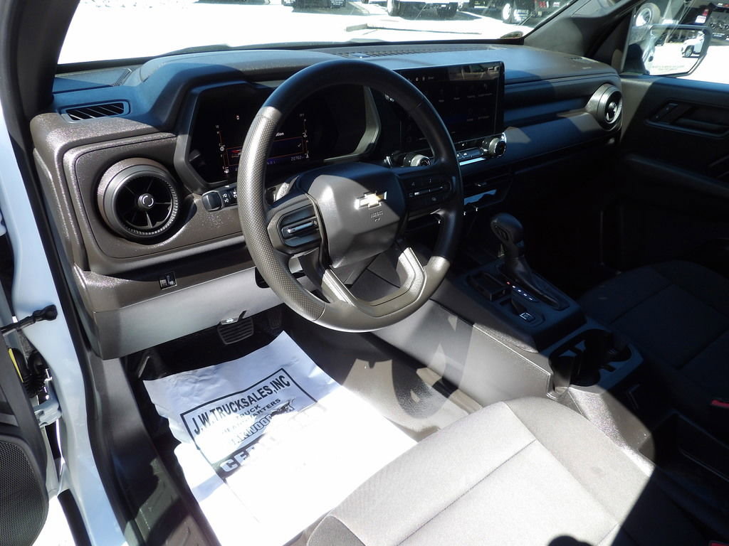 Used 2023 Chevrolet Colorado W/T RWD image 16