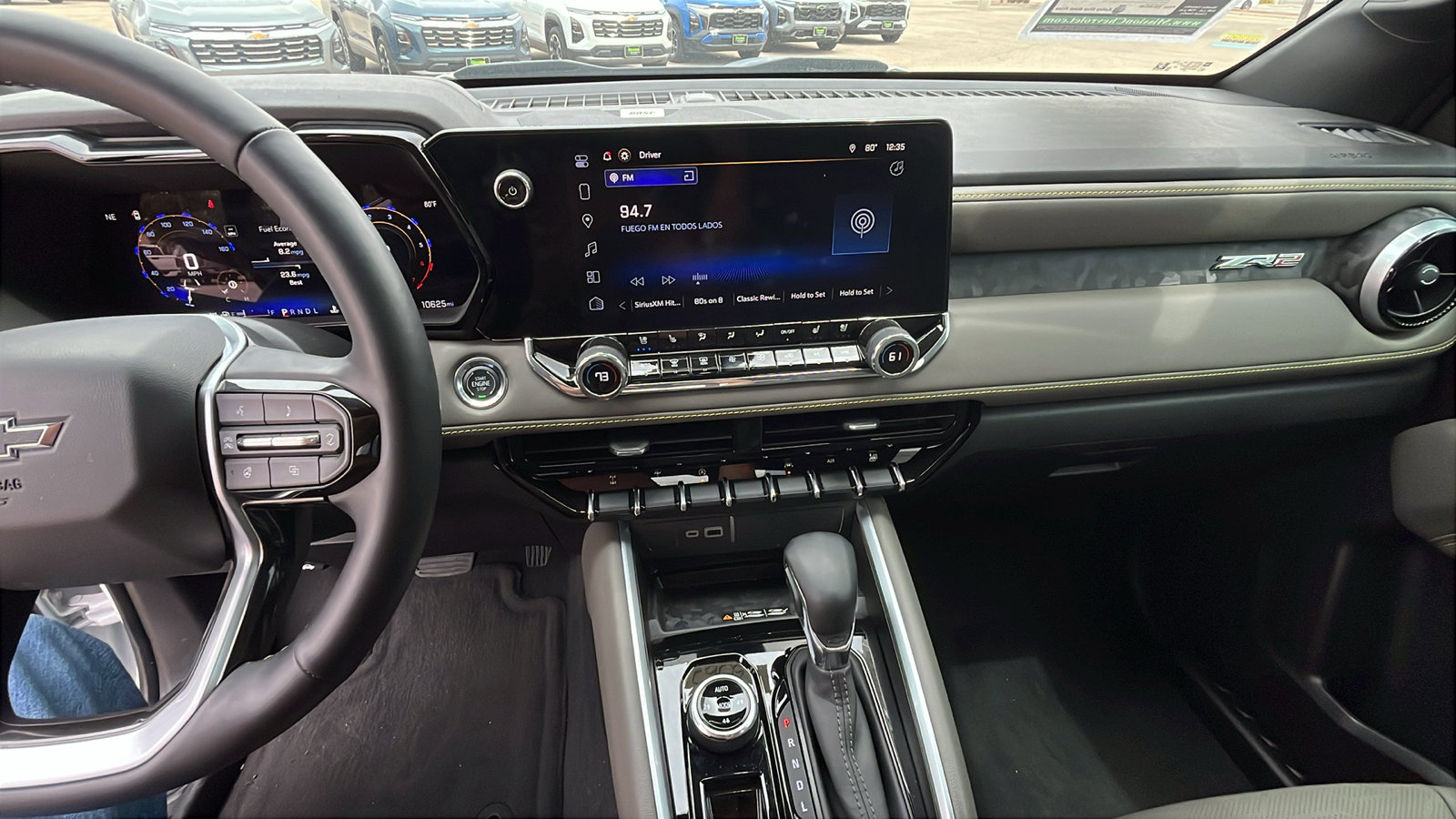 Used 2025 Chevrolet Colorado ZR2 w/ Technology Package AWD/4WD image 19