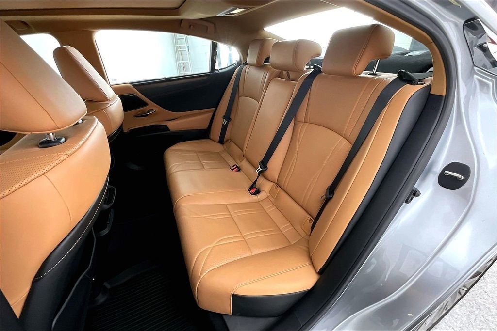 Used 2024 Lexus ES 350 Ultra Luxury image 34
