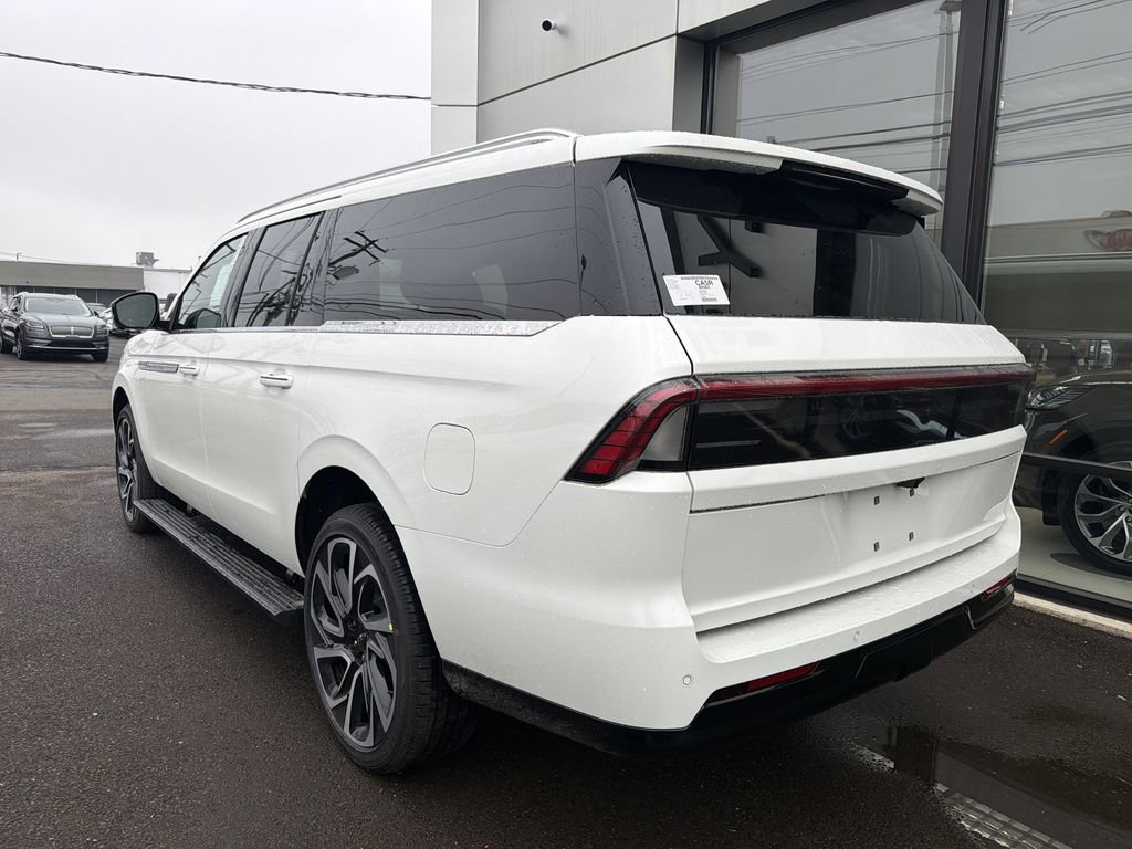New 2026 Lincoln Navigator L Reserve image 2