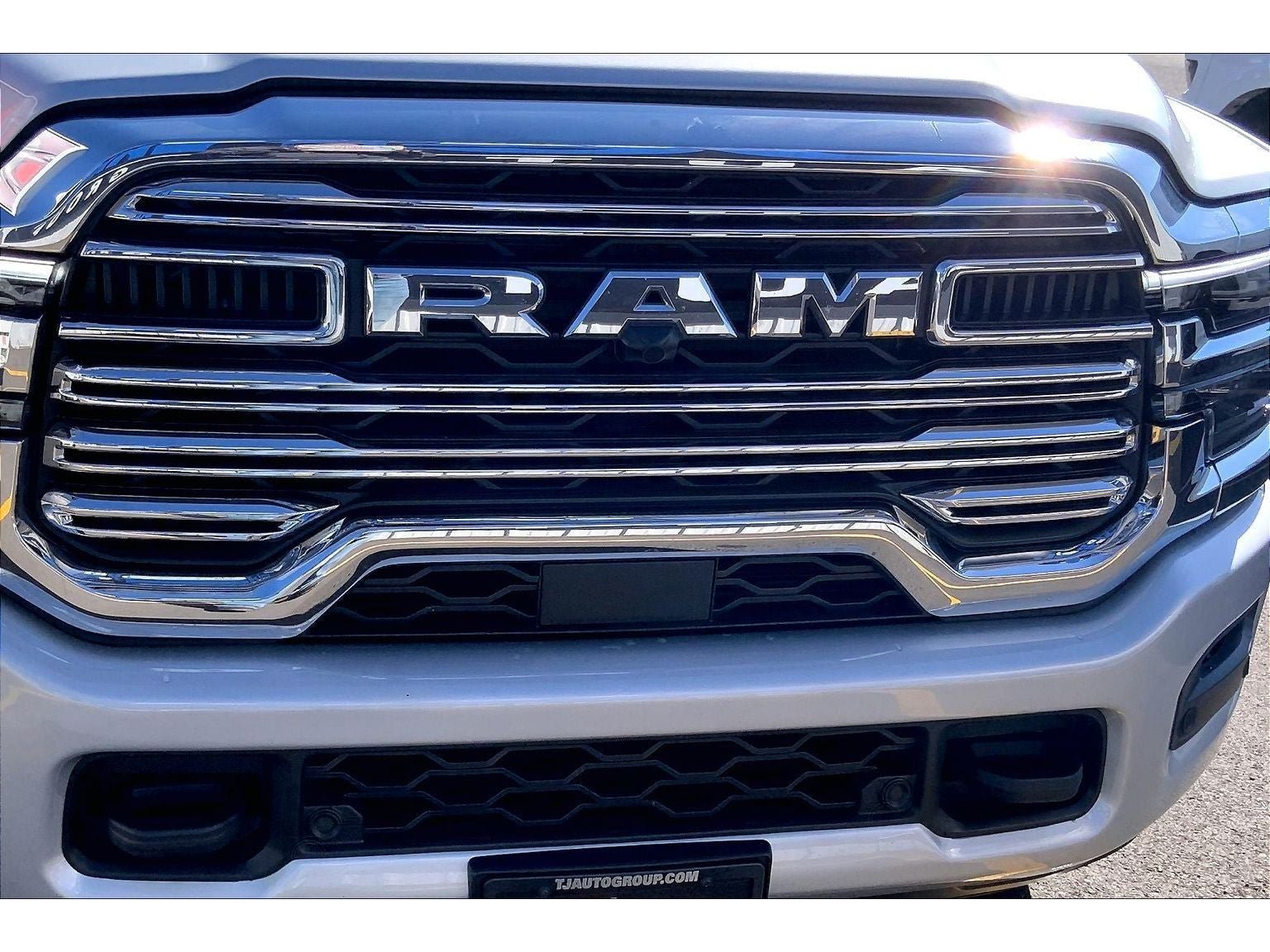 Used 2026 RAM 3500 Laramie AWD/4WD image 31