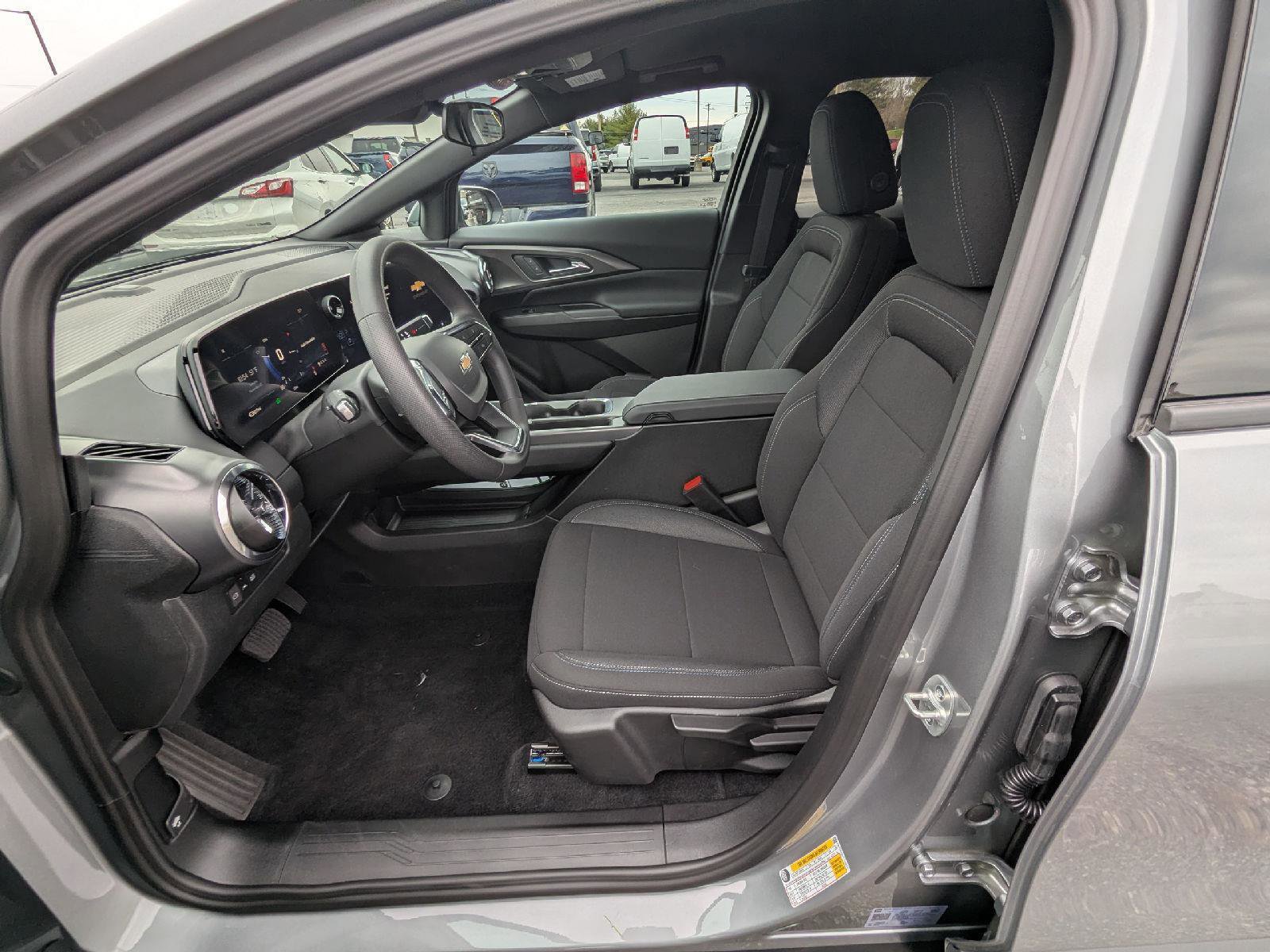 New 2026 Chevrolet Equinox EV LT image 45