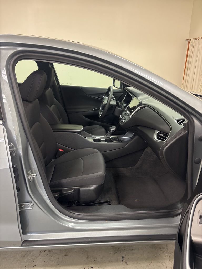 Used 2024 Chevrolet Malibu LT FWD image 22