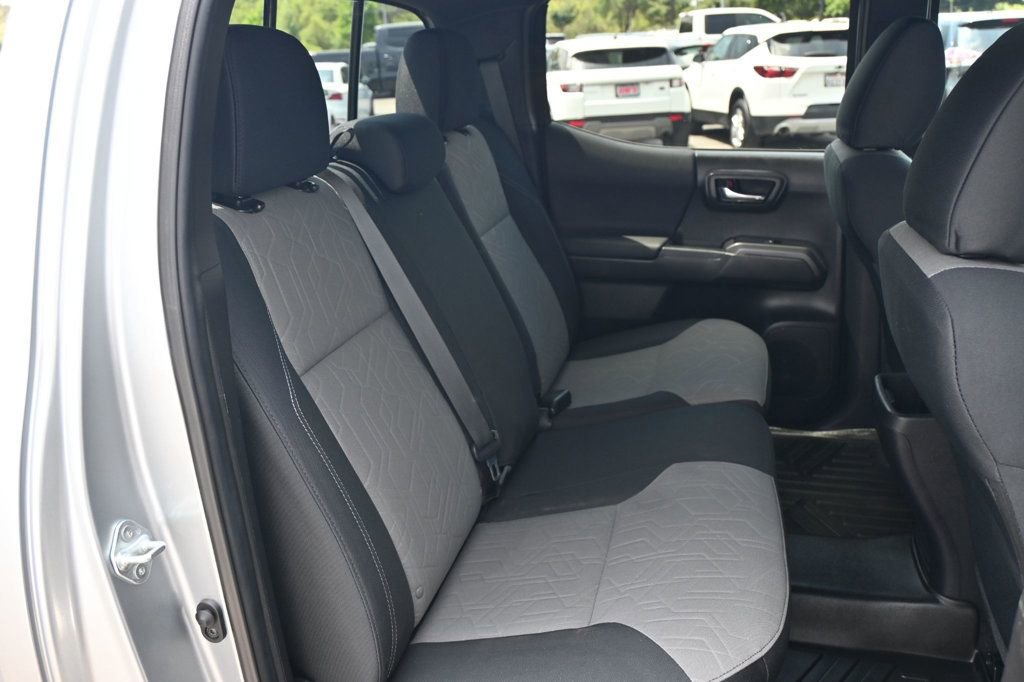 Used 2022 Toyota Tacoma TRD Off-Road image 16