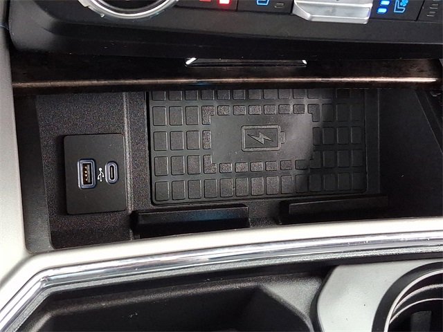 Used 2022 Ford F250 Lariat w/ Tremor Off-Road Package image 26